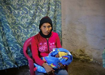 La trabajadora que dio a luz sola en una finca de café